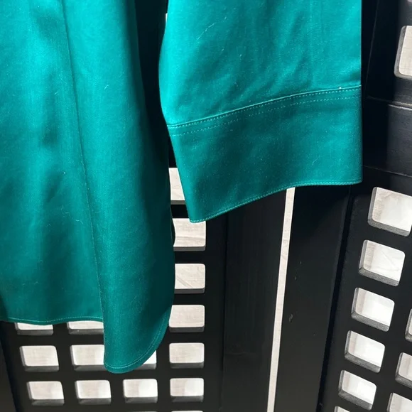 💚 Chico’s Emerald Green No Iron Cotton Tunic Button Top Women’s Size 1 Large 💚 - Picture 4 of 14